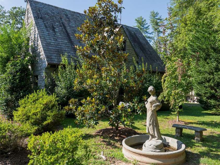 436 Vanderbilt Road, Asheville, NC 28803.  MLS# CAR4132682, YatesRealty ID 1765. 