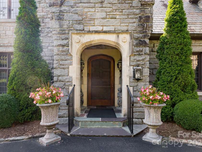 436 Vanderbilt Road, Asheville, NC 28803.  MLS# CAR4132682, YatesRealty ID 1765. 