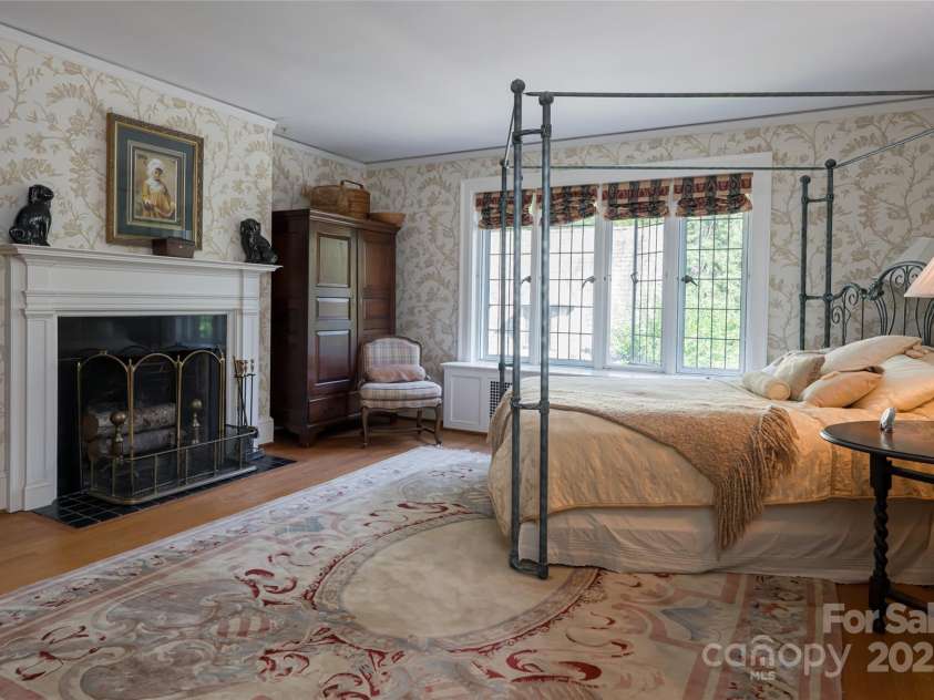 436 Vanderbilt Road, Asheville, NC 28803.  MLS# CAR4132682, YatesRealty ID 1765. 