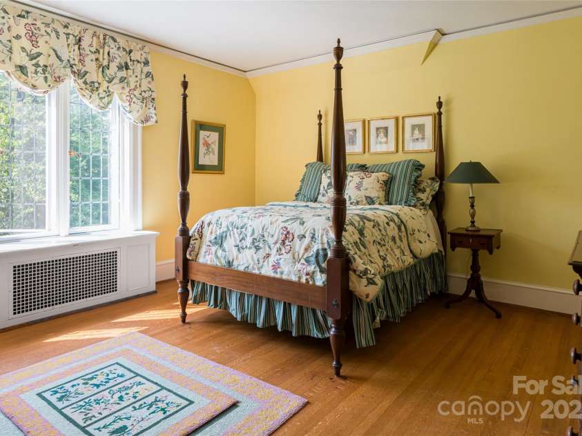 436 Vanderbilt Road, Asheville, NC 28803.  MLS# CAR4132682, YatesRealty ID 1765. 