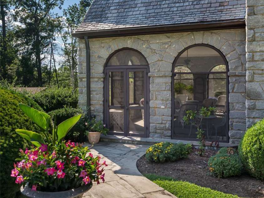 436 Vanderbilt Road, Asheville, NC 28803.  MLS# CAR4132682, YatesRealty ID 1765. 