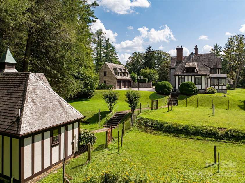 436 Vanderbilt Road, Asheville, NC 28803.  MLS# CAR4132682, YatesRealty ID 1765. 