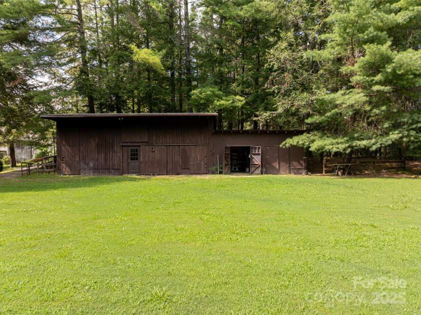 436 Vanderbilt Road, Asheville, NC 28803.  MLS# CAR4132682, YatesRealty ID 1765. 