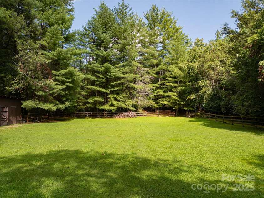 436 Vanderbilt Road, Asheville, NC 28803.  MLS# CAR4132682, YatesRealty ID 1765. 