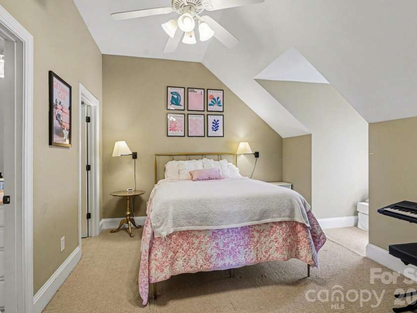 7609 Windaliere Drive, Cornelius, NC 28031.  MLS# CAR4358973, YatesRealty ID 17651. 3rd floor bedroom #6