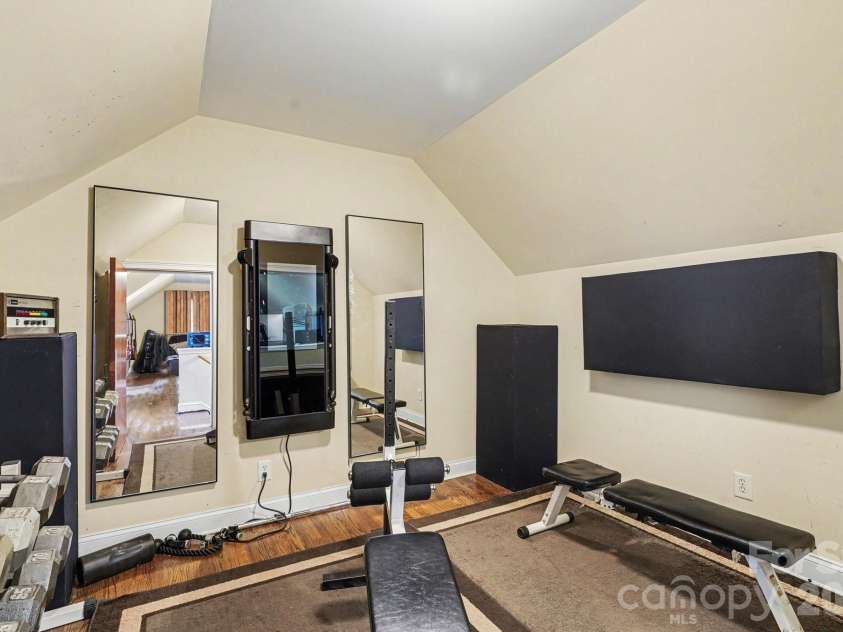 7609 Windaliere Drive, Cornelius, NC 28031.  MLS# CAR4358973, YatesRealty ID 17651. Room Above the Garage