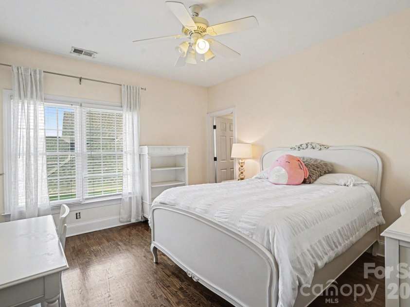 7609 Windaliere Drive, Cornelius, NC 28031.  MLS# CAR4358973, YatesRealty ID 17651. Upper Bedroom #5