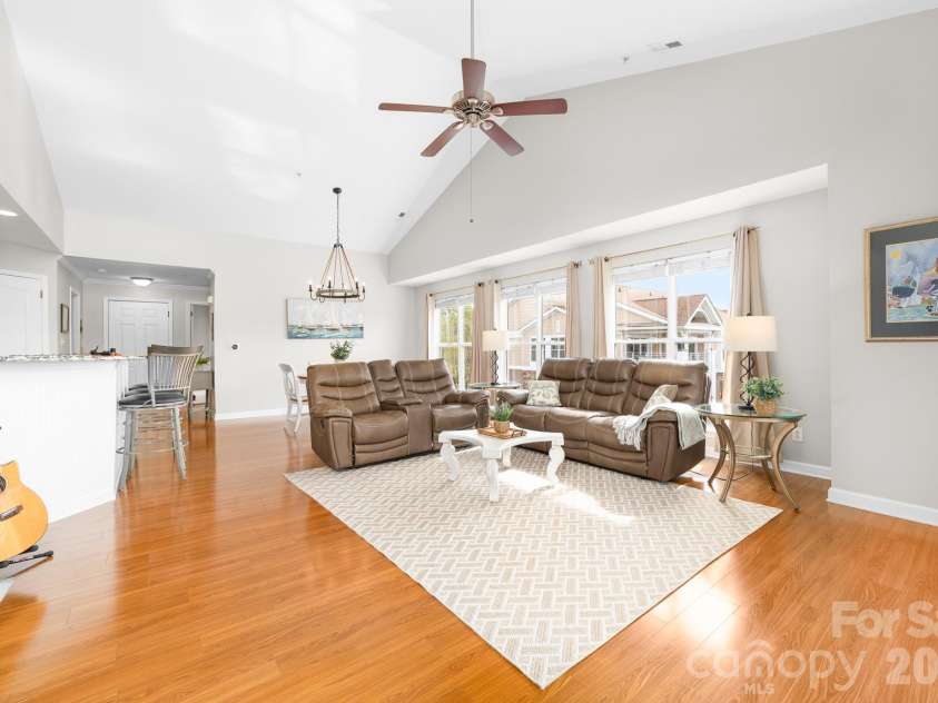 18633 Harborside Drive, Cornelius, NC 28031.  MLS# CAR4366033, YatesRealty ID 17653. 