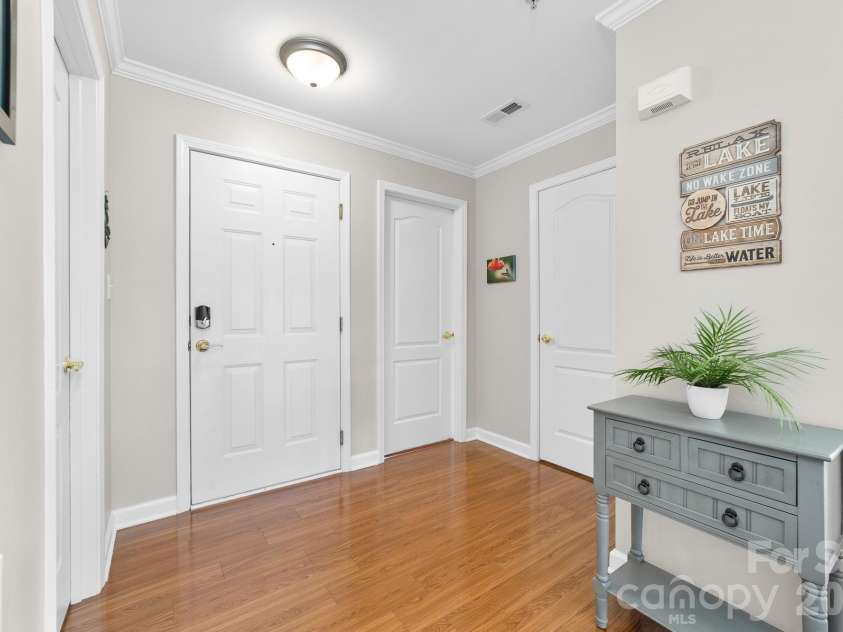 18633 Harborside Drive, Cornelius, NC 28031.  MLS# CAR4366033, YatesRealty ID 17653. 