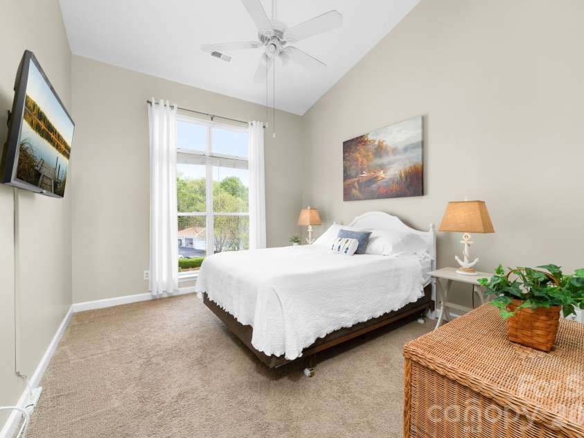 18633 Harborside Drive, Cornelius, NC 28031.  MLS# CAR4366033, YatesRealty ID 17653. Guest bedroom #2
