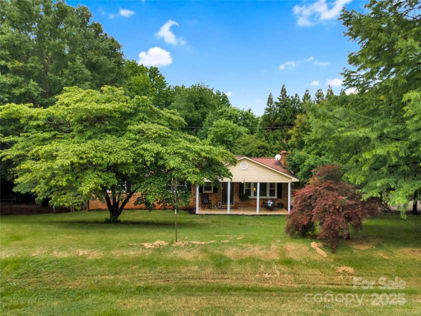 511 Apple Lane, Bessemer City, NC 28016.  MLS# CAR4260322, YatesRealty ID 17654. 