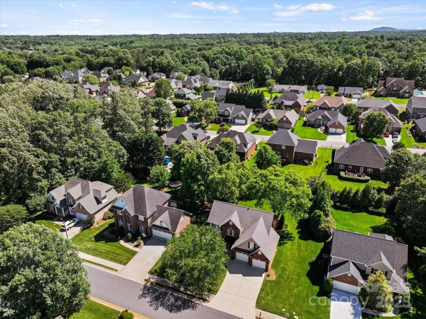 3124 17th Street Lane, Hickory, NC 28601.  MLS# CAR4260375, YatesRealty ID 17655. 