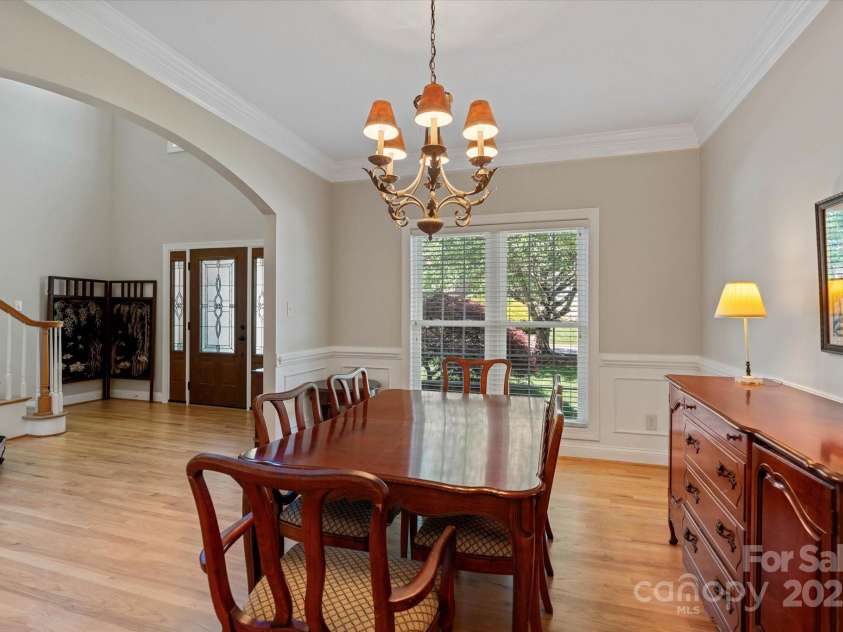 3124 17th Street Lane, Hickory, NC 28601.  MLS# CAR4260375, YatesRealty ID 17655. 