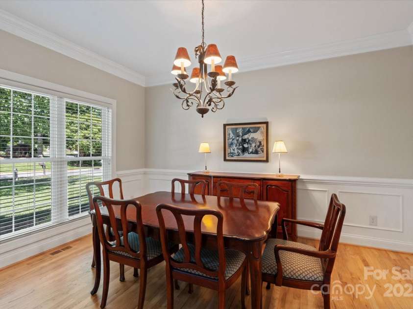 3124 17th Street Lane, Hickory, NC 28601.  MLS# CAR4260375, YatesRealty ID 17655. 