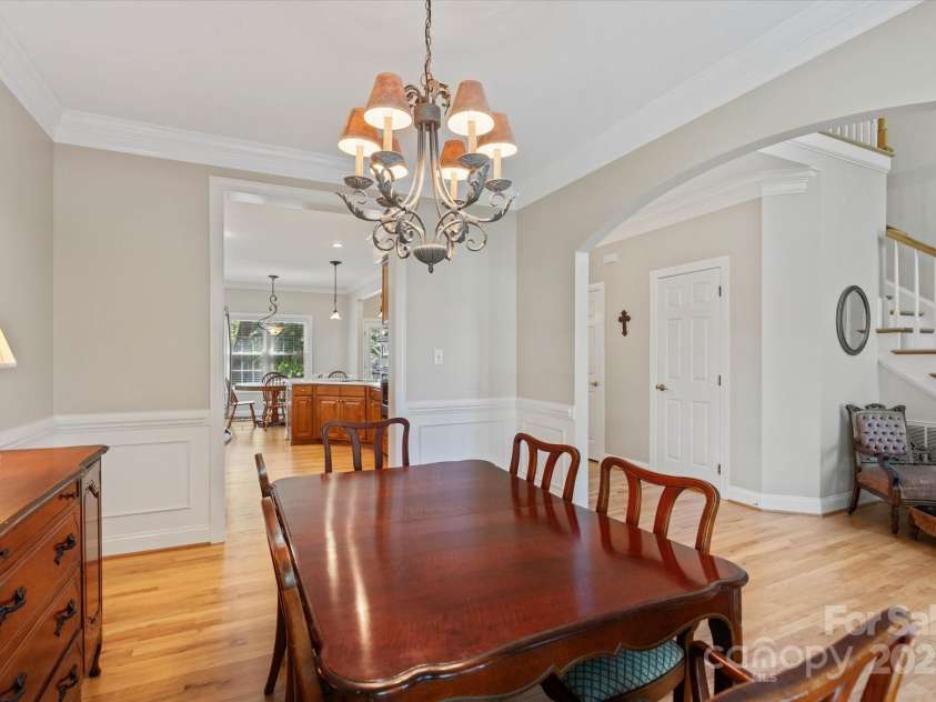 3124 17th Street Lane, Hickory, NC 28601.  MLS# CAR4260375, YatesRealty ID 17655. 