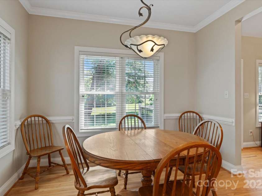 3124 17th Street Lane, Hickory, NC 28601.  MLS# CAR4260375, YatesRealty ID 17655. 