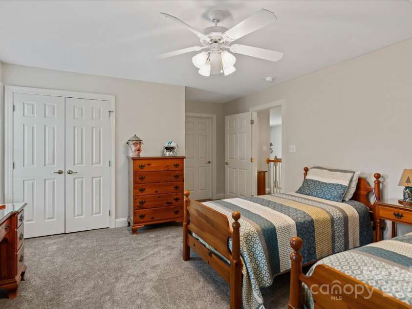 3124 17th Street Lane, Hickory, NC 28601.  MLS# CAR4260375, YatesRealty ID 17655. 