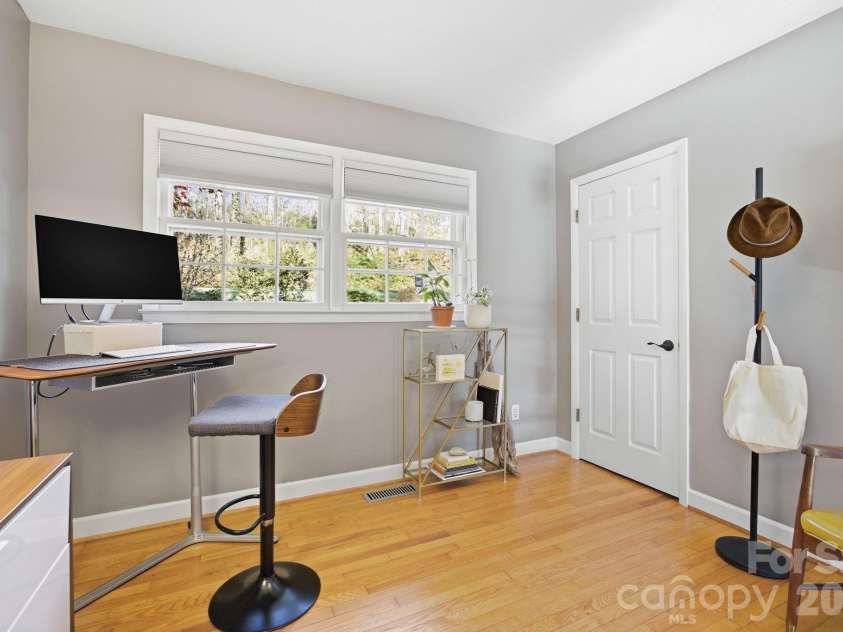 50 Hemlock Street, Arden, NC 28704.  MLS# CAR4364356, YatesRealty ID 17655. 