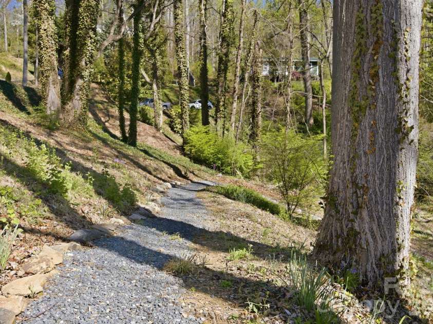 50 Hemlock Street, Arden, NC 28704.  MLS# CAR4364356, YatesRealty ID 17655. 