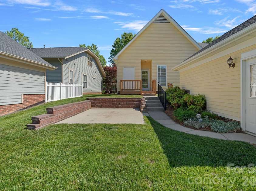 16506 Spruell Street, Huntersville, NC 28078.  MLS# CAR4368791, YatesRealty ID 17656. 