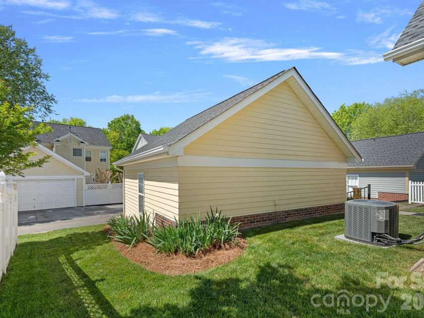 16506 Spruell Street, Huntersville, NC 28078.  MLS# CAR4368791, YatesRealty ID 17656. 