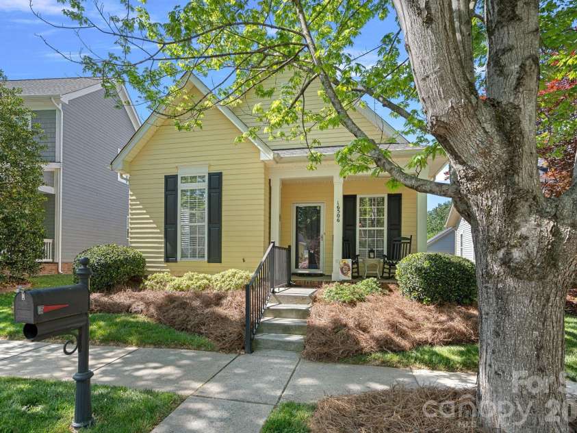 16506 Spruell Street, Huntersville, NC 28078.  MLS# CAR4368791, YatesRealty ID 17656. 