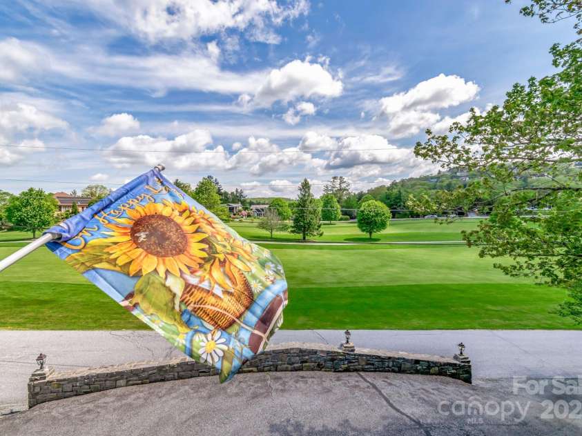 195 Fairway Lane, Blowing Rock, NC 28605.  MLS# CAR4264940, YatesRealty ID 17656. 