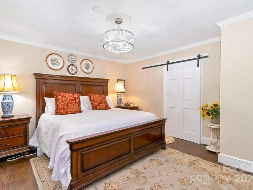 195 Fairway Lane, Blowing Rock, NC 28605.  MLS# CAR4264940, YatesRealty ID 17656. 