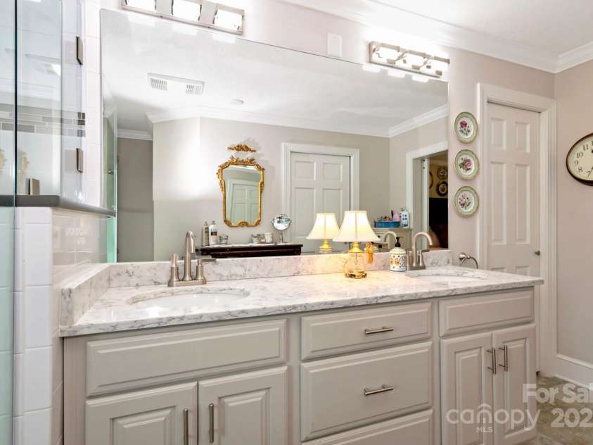 195 Fairway Lane, Blowing Rock, NC 28605.  MLS# CAR4264940, YatesRealty ID 17656. 