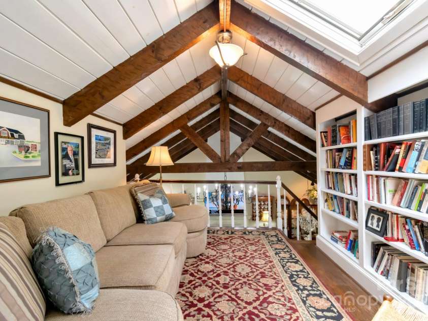 195 Fairway Lane, Blowing Rock, NC 28605.  MLS# CAR4264940, YatesRealty ID 17656. 