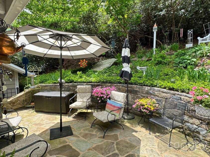 195 Fairway Lane, Blowing Rock, NC 28605.  MLS# CAR4264940, YatesRealty ID 17656. 