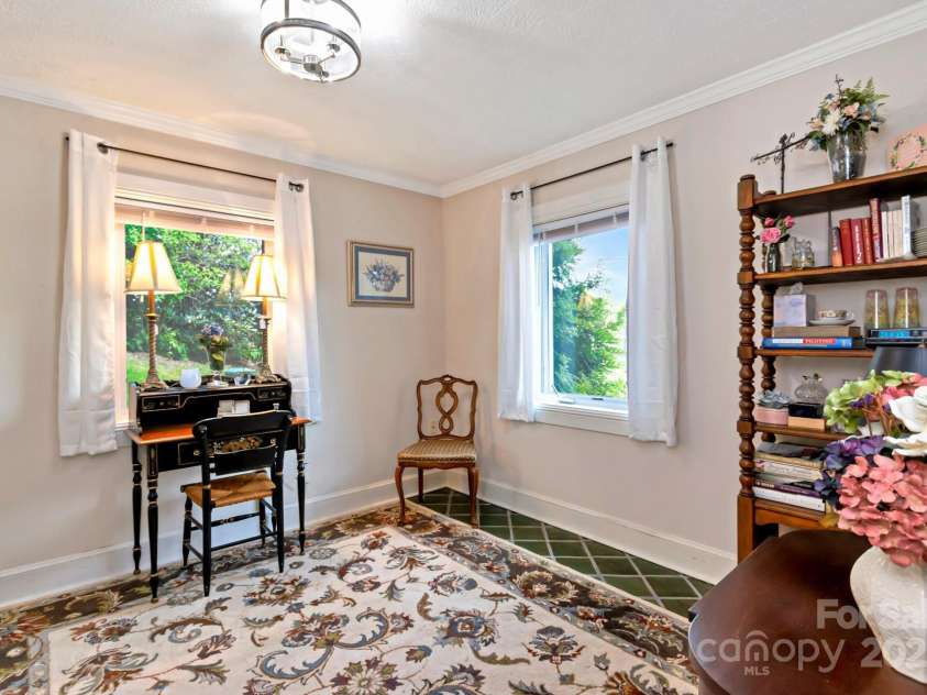 195 Fairway Lane, Blowing Rock, NC 28605.  MLS# CAR4264940, YatesRealty ID 17656. 