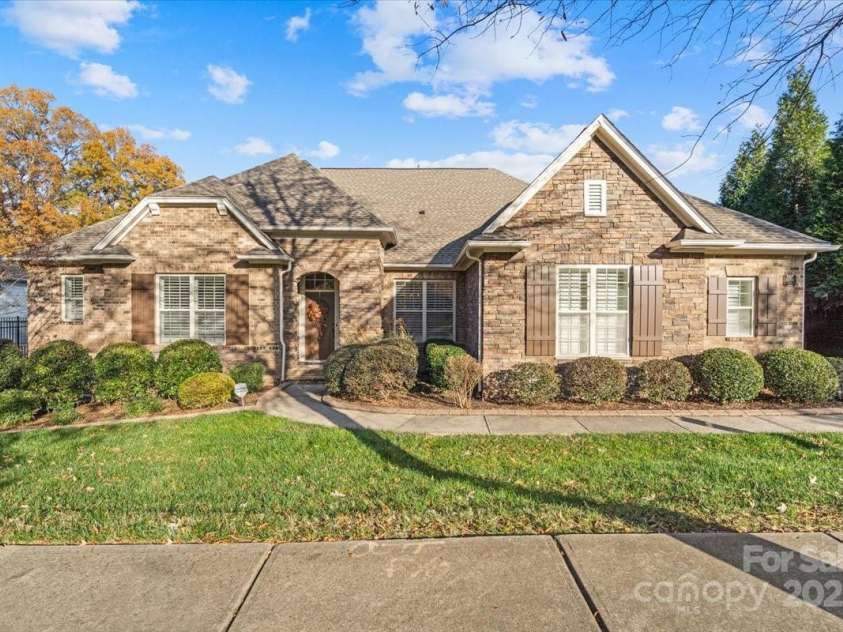 14700 Old Vermillion Drive, Huntersville, NC 28078.  MLS# CAR4265181, YatesRealty ID 17657. 
