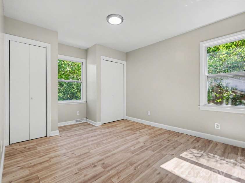 5439 Kerry Lane, Charlotte, NC 28215.  MLS# CAR4370657, YatesRealty ID 17657. 