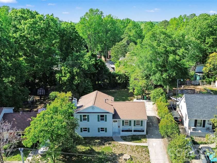 5439 Kerry Lane, Charlotte, NC 28215.  MLS# CAR4370657, YatesRealty ID 17657. 