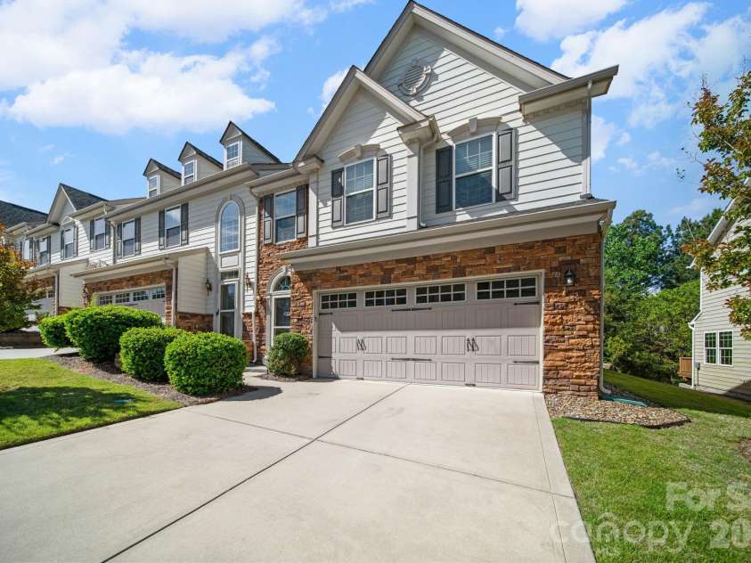 115 Inlet Point Drive, Fort Mill, SC 29708.  MLS# CAR4368782, YatesRealty ID 17658. 