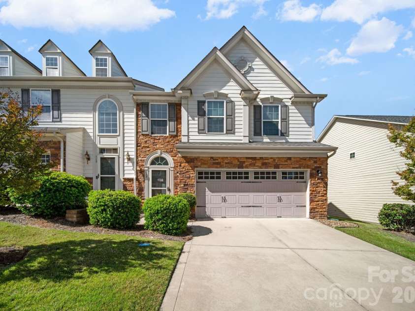 115 Inlet Point Drive, Fort Mill, SC 29708.  MLS# CAR4368782, YatesRealty ID 17658. 