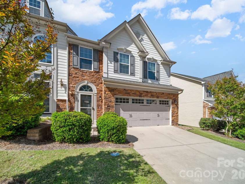 115 Inlet Point Drive, Fort Mill, SC 29708.  MLS# CAR4368782, YatesRealty ID 17658. 