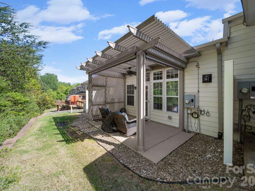 115 Inlet Point Drive, Fort Mill, SC 29708.  MLS# CAR4368782, YatesRealty ID 17658. 