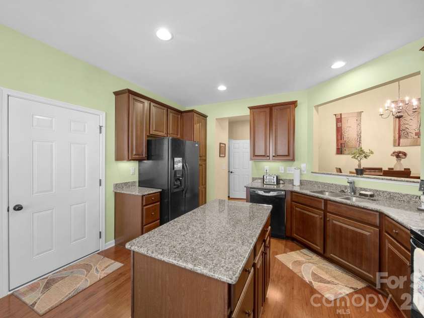 115 Inlet Point Drive, Fort Mill, SC 29708.  MLS# CAR4368782, YatesRealty ID 17658. 