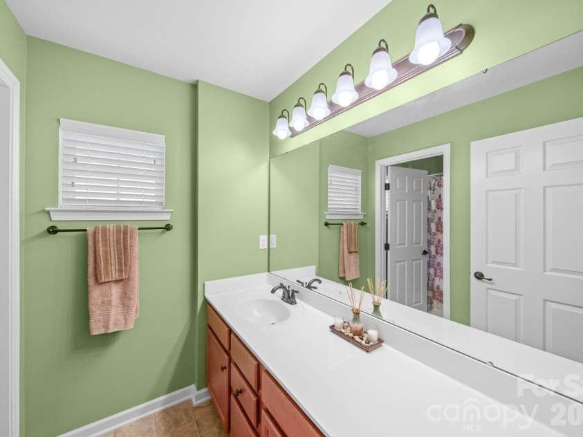 115 Inlet Point Drive, Fort Mill, SC 29708.  MLS# CAR4368782, YatesRealty ID 17658. 