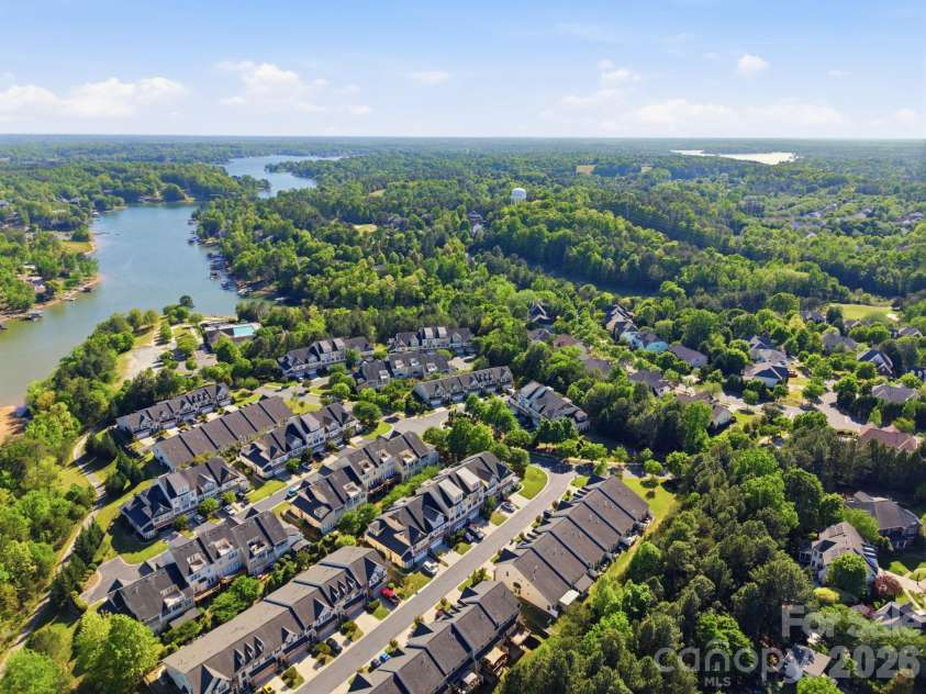 115 Inlet Point Drive, Fort Mill, SC 29708.  MLS# CAR4368782, YatesRealty ID 17658. 