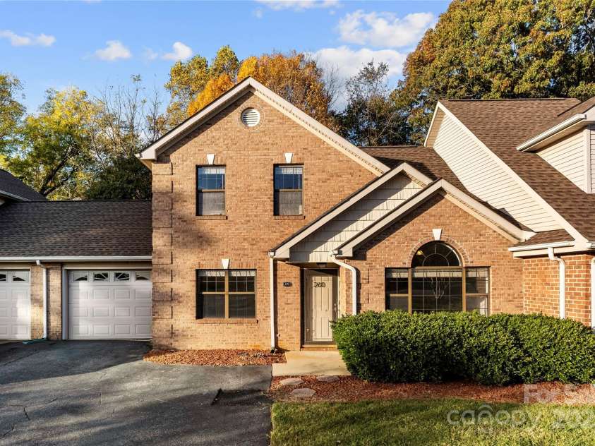 200 18th Street, Newton, NC 28658.  MLS# CAR4223037, YatesRealty ID 17658. 