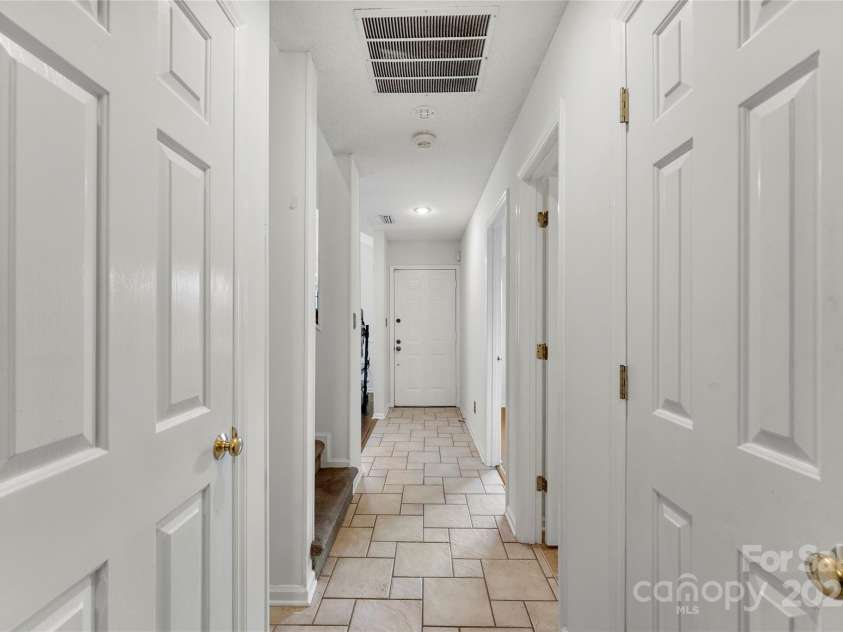 200 18th Street, Newton, NC 28658.  MLS# CAR4223037, YatesRealty ID 17658. 