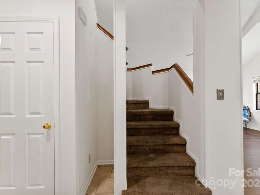 200 18th Street, Newton, NC 28658.  MLS# CAR4223037, YatesRealty ID 17658. 