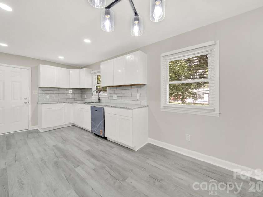 512 Villa Street, Kannapolis, NC 28083.  MLS# CAR4371750, YatesRealty ID 17659. 