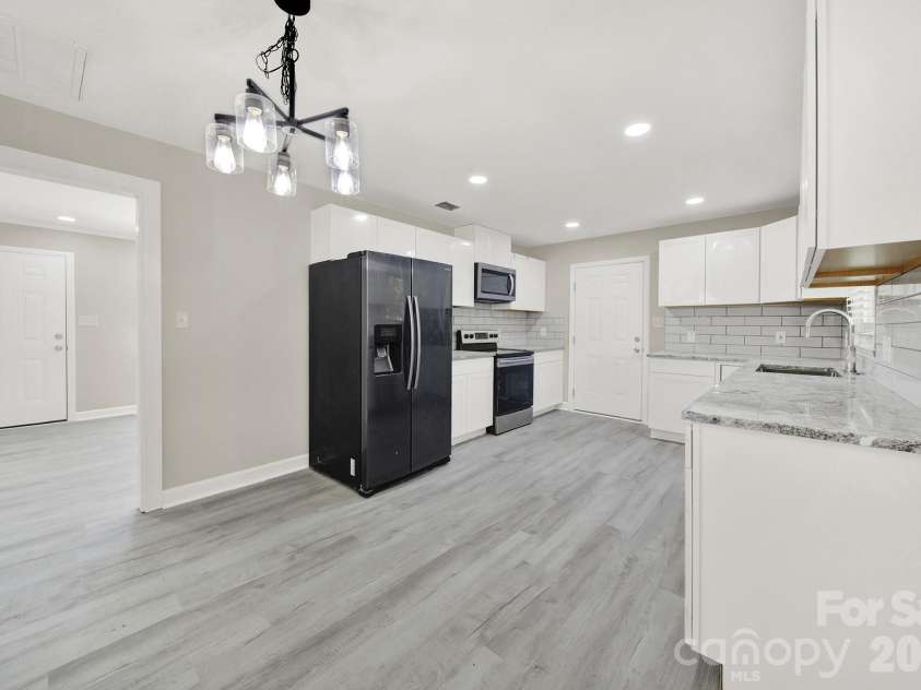 512 Villa Street, Kannapolis, NC 28083.  MLS# CAR4371750, YatesRealty ID 17659. 