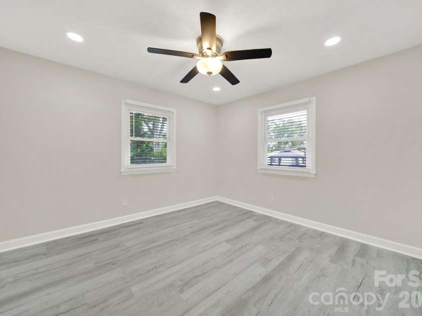 512 Villa Street, Kannapolis, NC 28083.  MLS# CAR4371750, YatesRealty ID 17659. 