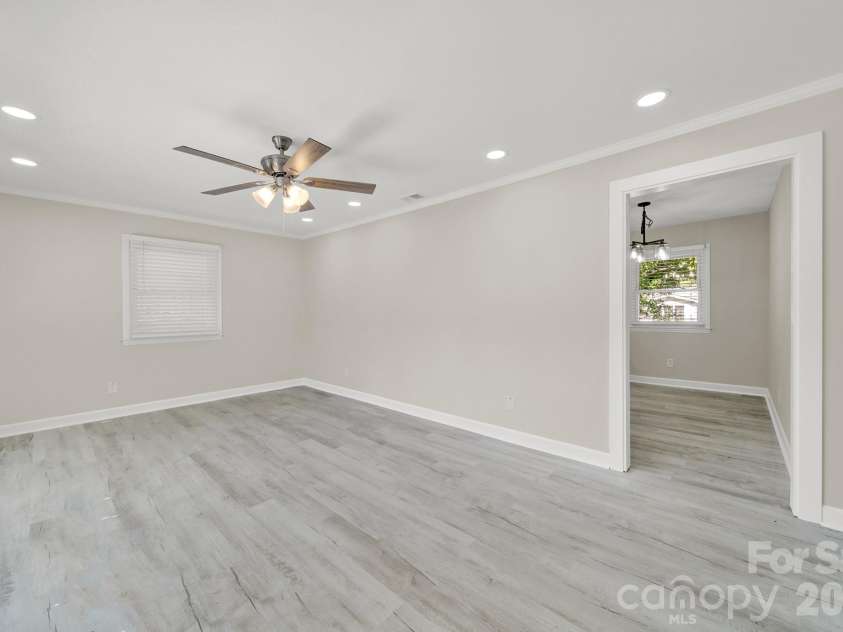 512 Villa Street, Kannapolis, NC 28083.  MLS# CAR4371750, YatesRealty ID 17659. 