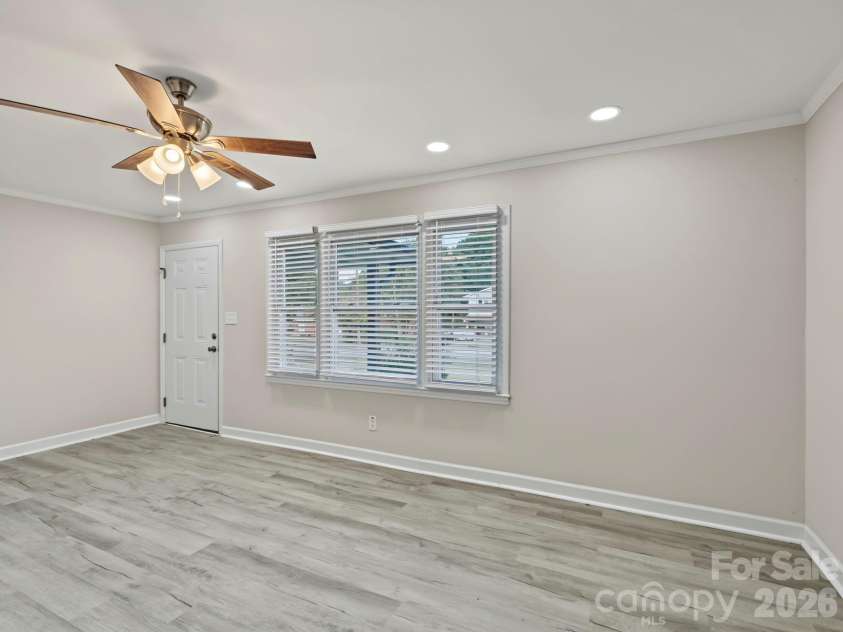 512 Villa Street, Kannapolis, NC 28083.  MLS# CAR4428558, YatesRealty ID 17659. 